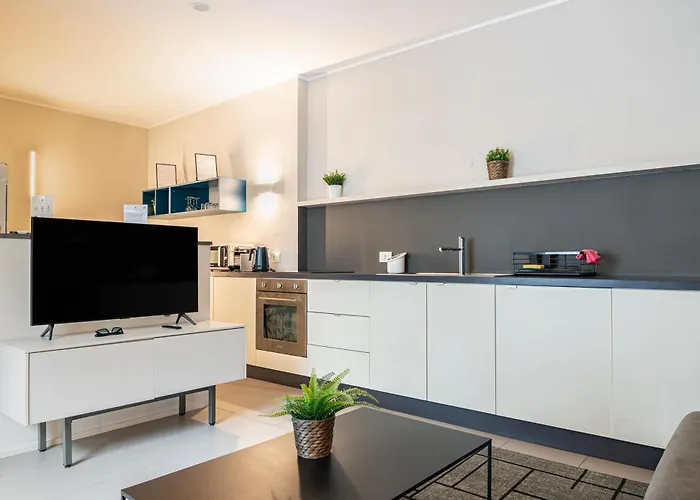 Viam Imbriani Apartman *